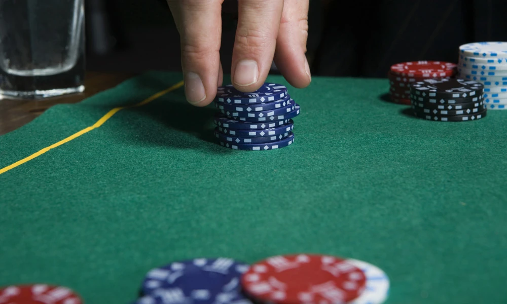 What comp point structures exist across crypto games tables?